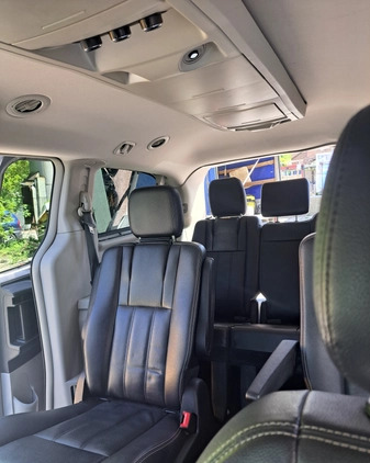 Chrysler Town &amp; Country cena 24000 przebieg: 212330, rok produkcji 2014 z Radom małe 172